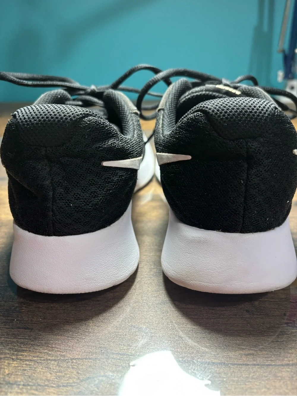 Nike Women’s Black and White Mesh Running Sneakers Sz 7